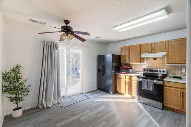 2177 Sagecrest Loop NE, Rio Rancho, NM 87144