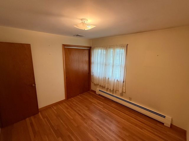 14 Orchard St, Methuen, MA 01844