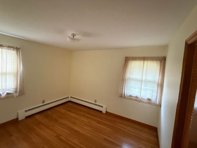 14 Orchard St, Methuen, MA 01844