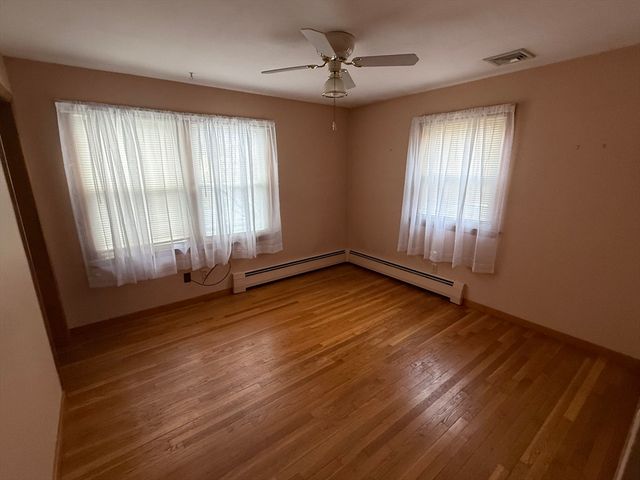 14 Orchard St, Methuen, MA 01844