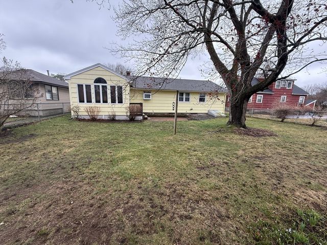 14 Orchard St, Methuen, MA 01844