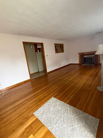 14 Orchard St, Methuen, MA 01844