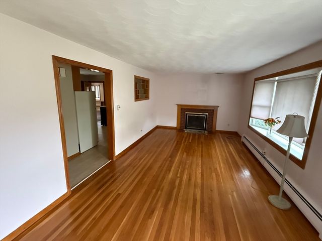 14 Orchard St, Methuen, MA 01844