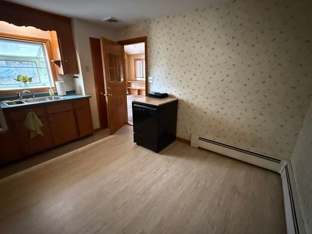 14 Orchard St, Methuen, MA 01844