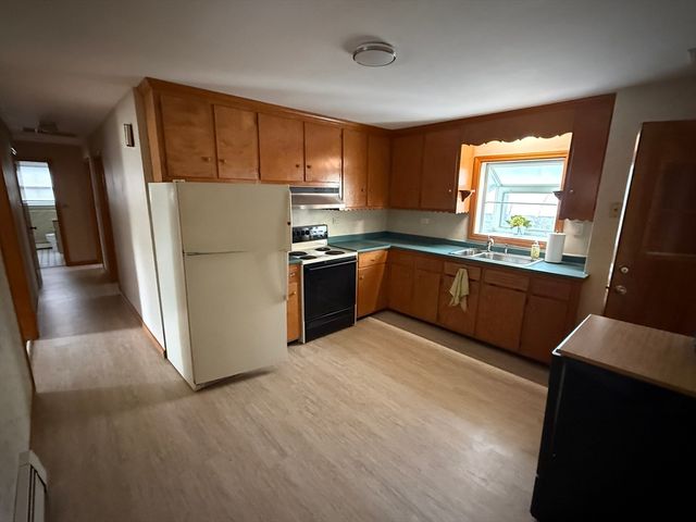 14 Orchard St, Methuen, MA 01844