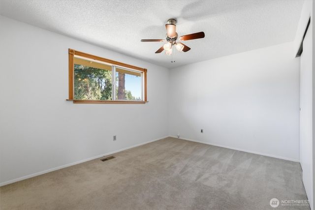 2660 SW 335th Place, Federal Way, WA 98023