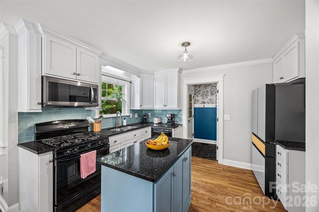 206 W Woodrow Avenue, Belmont, NC 28012