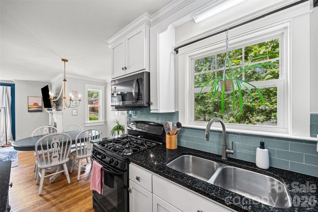 206 W Woodrow Avenue, Belmont, NC 28012