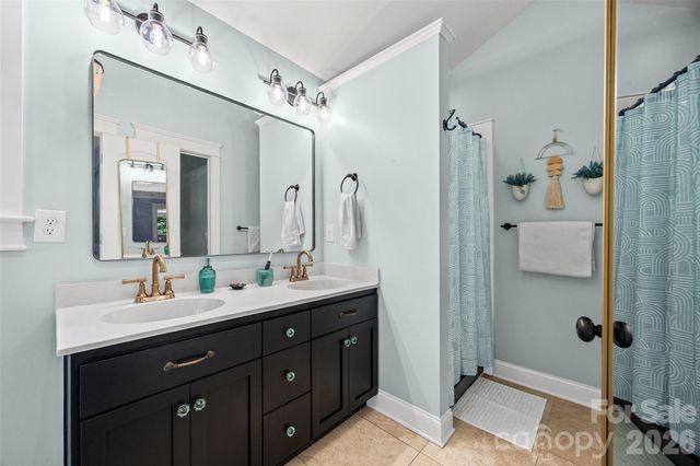 206 W Woodrow Avenue, Belmont, NC 28012