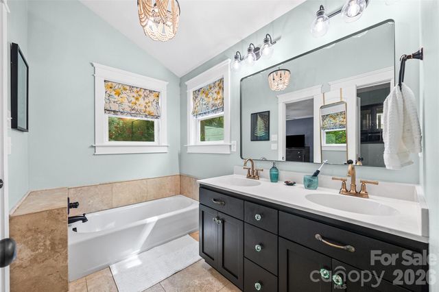 206 W Woodrow Avenue, Belmont, NC 28012