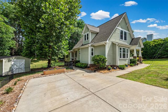 206 W Woodrow Avenue, Belmont, NC 28012