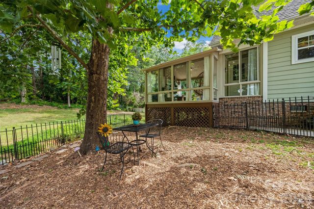 206 W Woodrow Avenue, Belmont, NC 28012