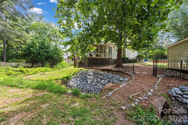 206 W Woodrow Avenue, Belmont, NC 28012