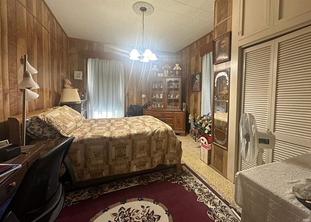 1018 W 1st Street, Bicknell, IN 47512