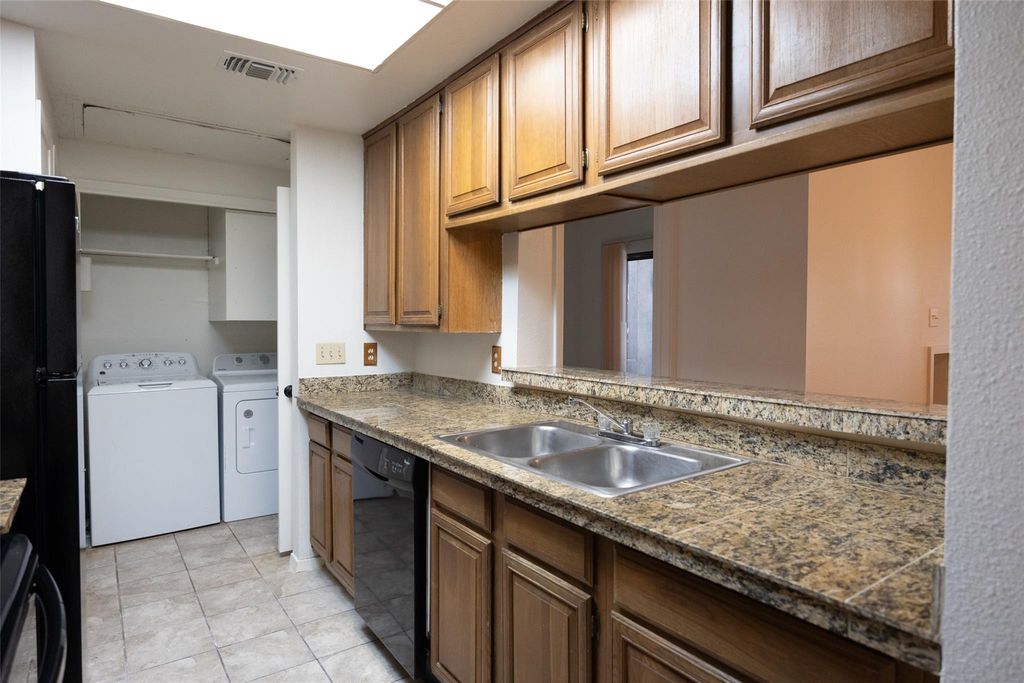 806 W 24th ST 207, Austin, TX 78705