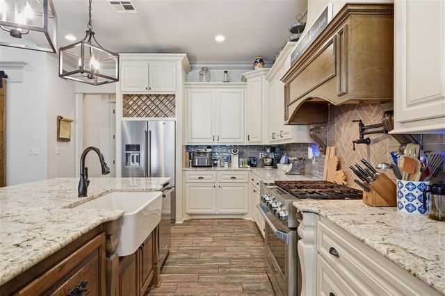 6464 W White Oleander Drive, Lake Charles, LA 70605
