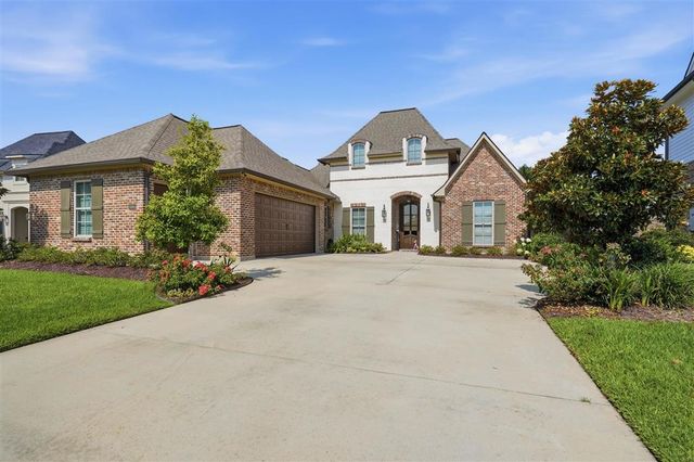 6464 W White Oleander Drive, Lake Charles, LA 70605