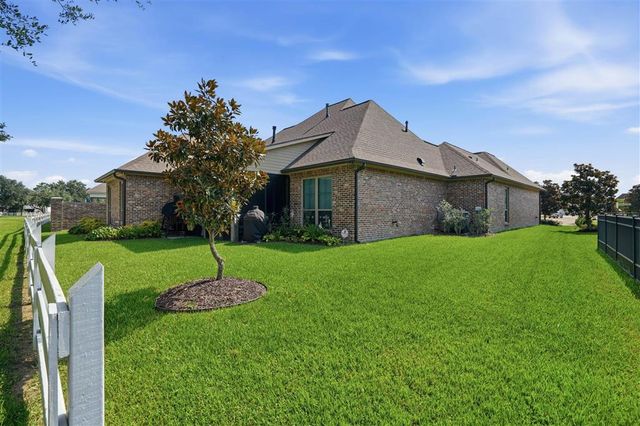 6464 W White Oleander Drive, Lake Charles, LA 70605