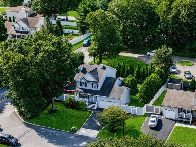 2 Ithaca Avenue, Port Jefferson Station, NY 11776