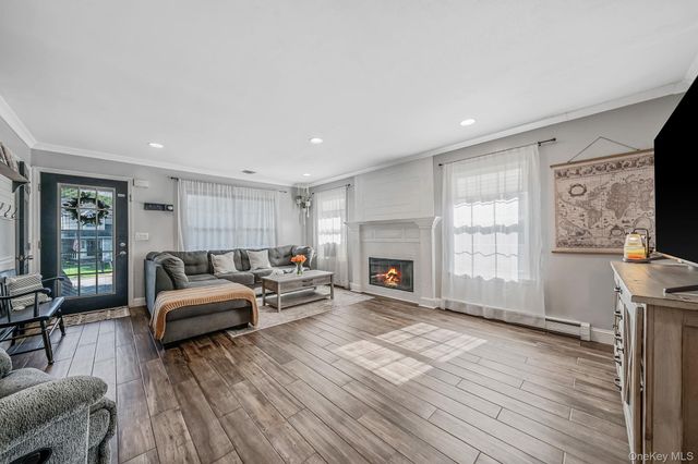 2 Ithaca Avenue, Port Jefferson Station, NY 11776
