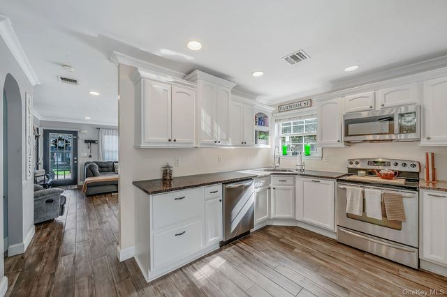 2 Ithaca Avenue, Port Jefferson Station, NY 11776