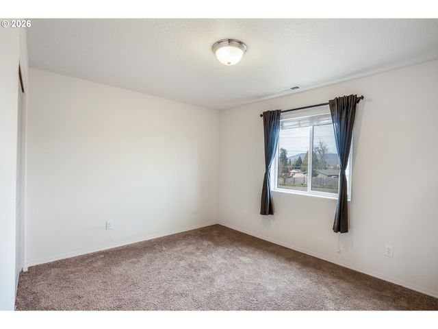 4680 GLACIER MEADOWS Loop, Springfield, OR 97478