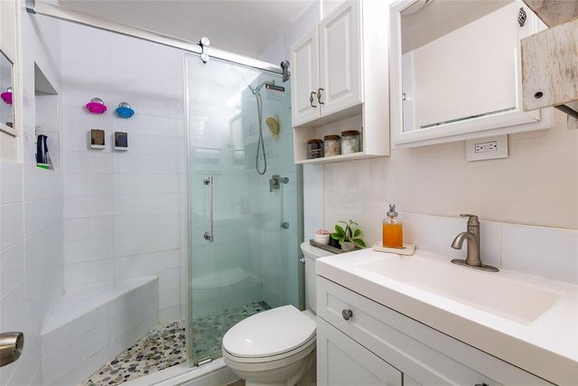810 Lake Shore Drive 25, West Palm Beach, FL 33403