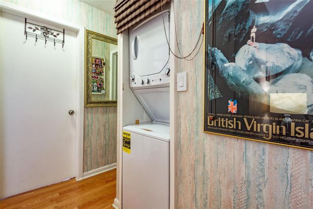 810 Lake Shore Drive 25, West Palm Beach, FL 33403