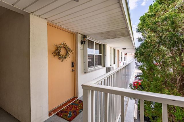 810 Lake Shore Drive 25, West Palm Beach, FL 33403
