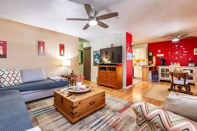 810 Lake Shore Drive 25, West Palm Beach, FL 33403