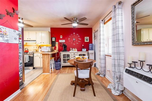 810 Lake Shore Drive 25, West Palm Beach, FL 33403