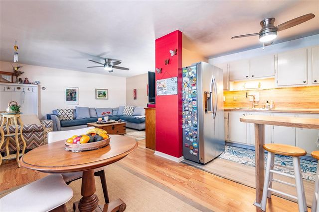 810 Lake Shore Drive 25, West Palm Beach, FL 33403