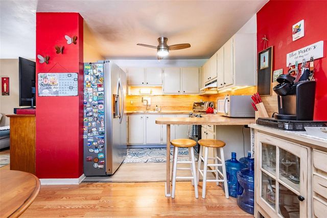 810 Lake Shore Drive 25, West Palm Beach, FL 33403