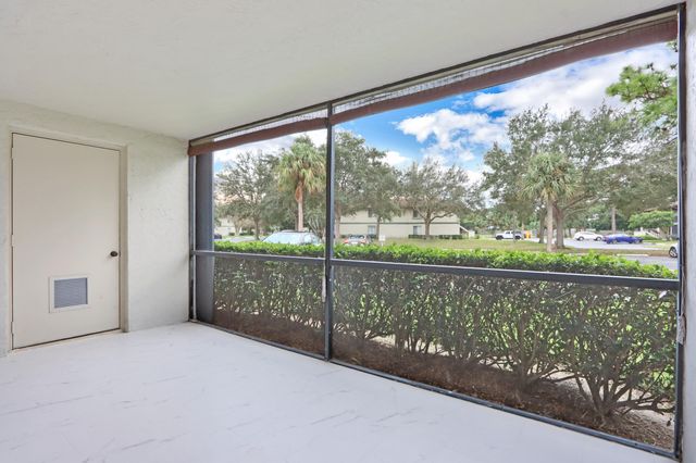 6313 CHASEWOOD Drive B, Jupiter, FL 33458