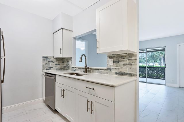 6313 CHASEWOOD Drive B, Jupiter, FL 33458