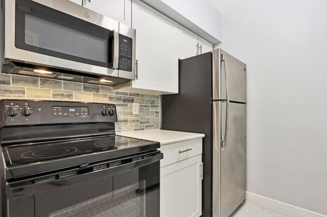 6313 CHASEWOOD Drive B, Jupiter, FL 33458