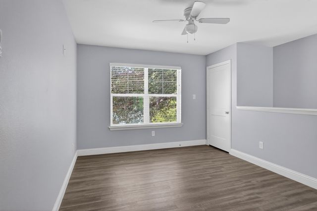 410 Fulton Street 102, Denton, TX 76201