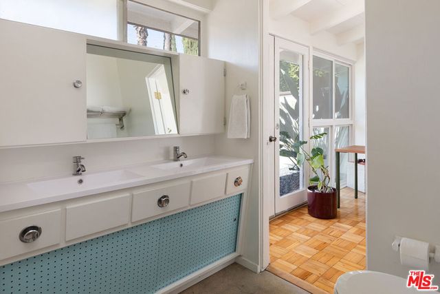 6283 Lubao Avenue, Woodland Hills, CA 91367
