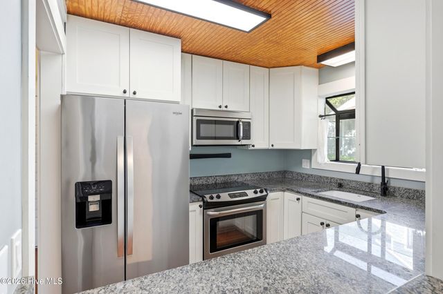301 Crooked Creek Road, Wilmington, NC 28409