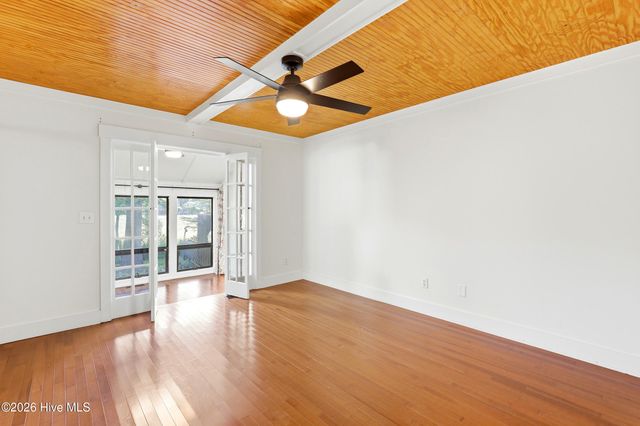301 Crooked Creek Road, Wilmington, NC 28409