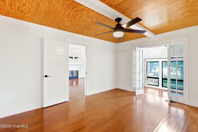 301 Crooked Creek Road, Wilmington, NC 28409