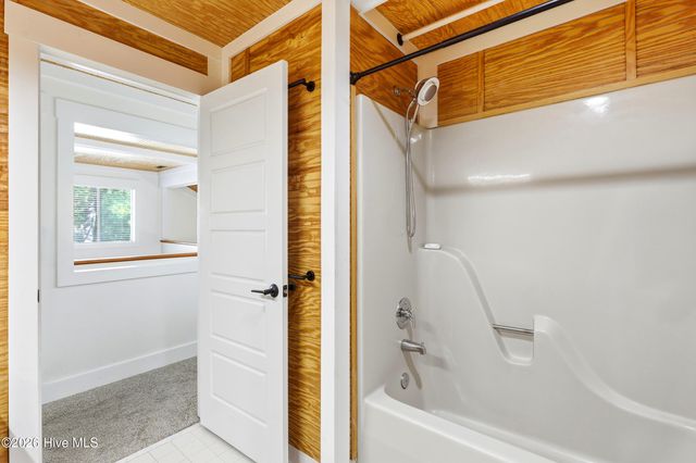 301 Crooked Creek Road, Wilmington, NC 28409