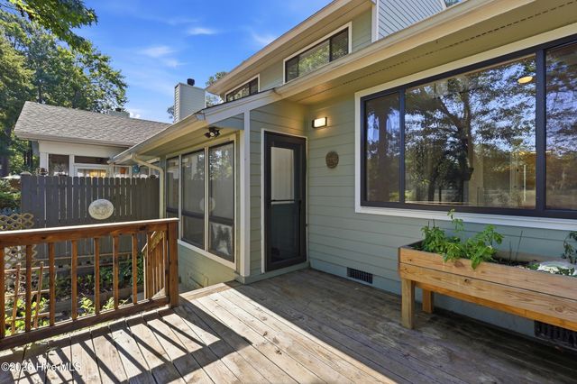 301 Crooked Creek Road, Wilmington, NC 28409