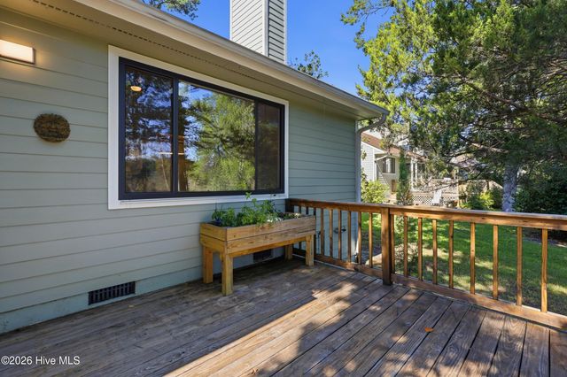 301 Crooked Creek Road, Wilmington, NC 28409