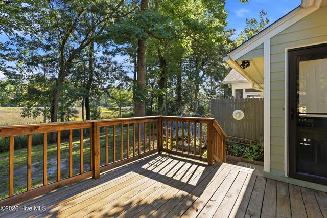 301 Crooked Creek Road, Wilmington, NC 28409
