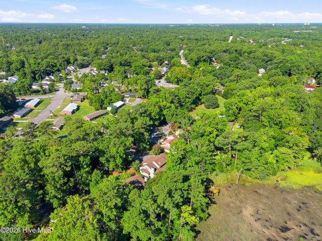 301 Crooked Creek Road, Wilmington, NC 28409