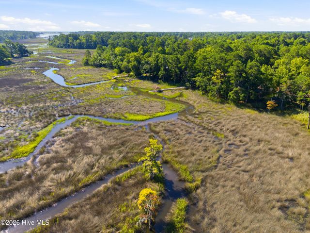 301 Crooked Creek Road, Wilmington, NC 28409