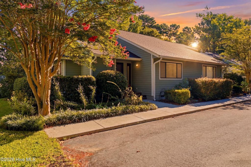 301 Crooked Creek Road, Wilmington, NC 28409