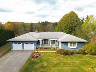 621 Woods Road, Barre, MA 01005