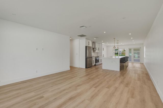 461 SW 1st Street 461, Boca Raton, FL 33432